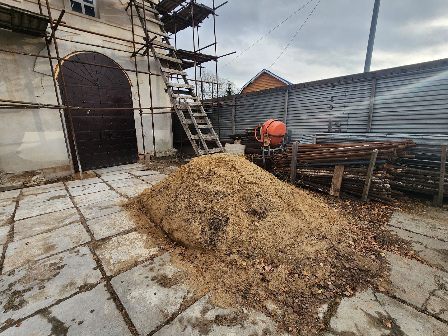 серпухов, реставрация храма, улица чернышевского, церковь Николая Чудотворца в Бутках, религия, вертикалки,