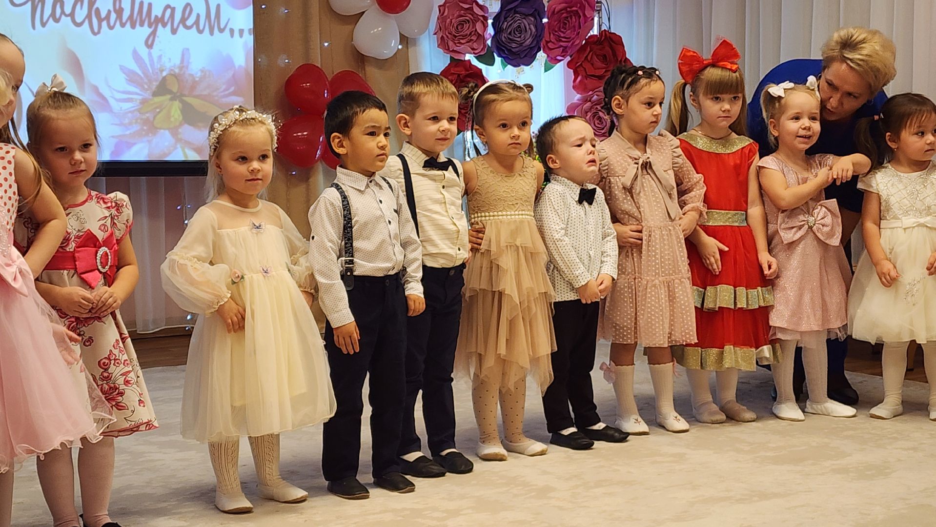 Бронницы, День мамы, Утренник в детском саду, Многодетная мама, Вертикалка, Вертикальное видео,
