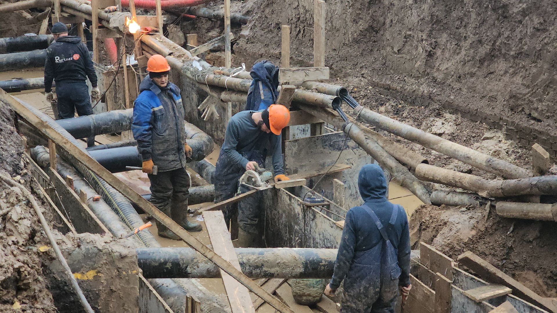 трубы, отопление, гвс, тепло, инвестиционная программа, мосэнерго, вертикалки,