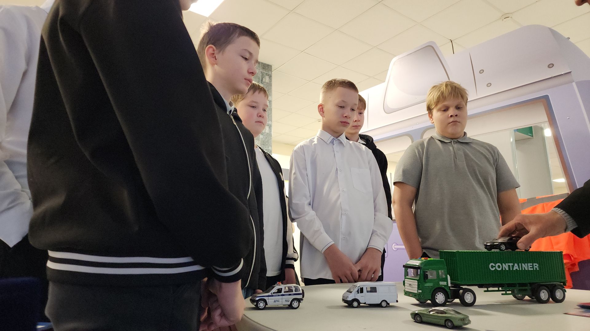 электросталь, фабрика профессий, профессии, школьники Электростали, предприятия, профориентация, профориентация для школьников, вертикалка,