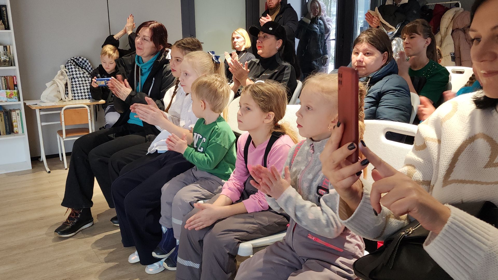 день матери, день мамы, праздник, концерт, парк авангард, парки подмосковья,