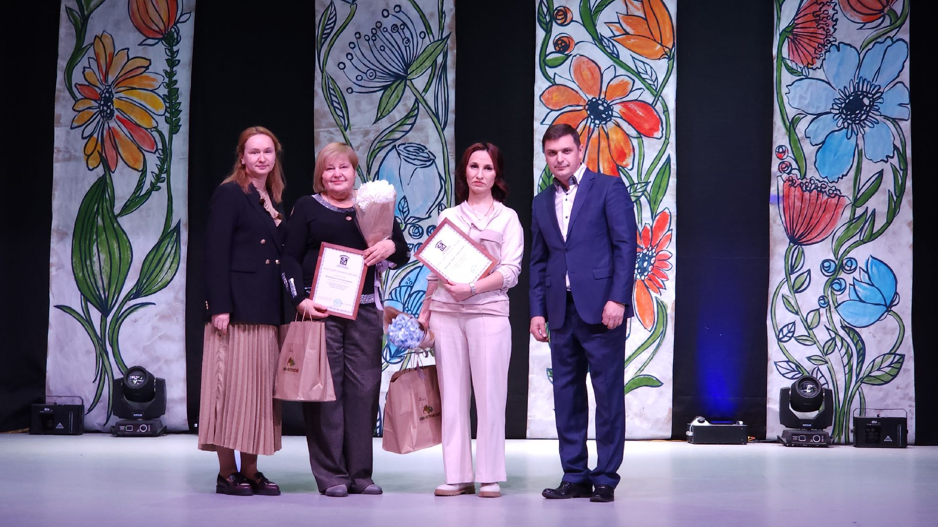 праздник, День матери, мамы подмосковья, многодетные мамы, дети, Лосино-Петровский,