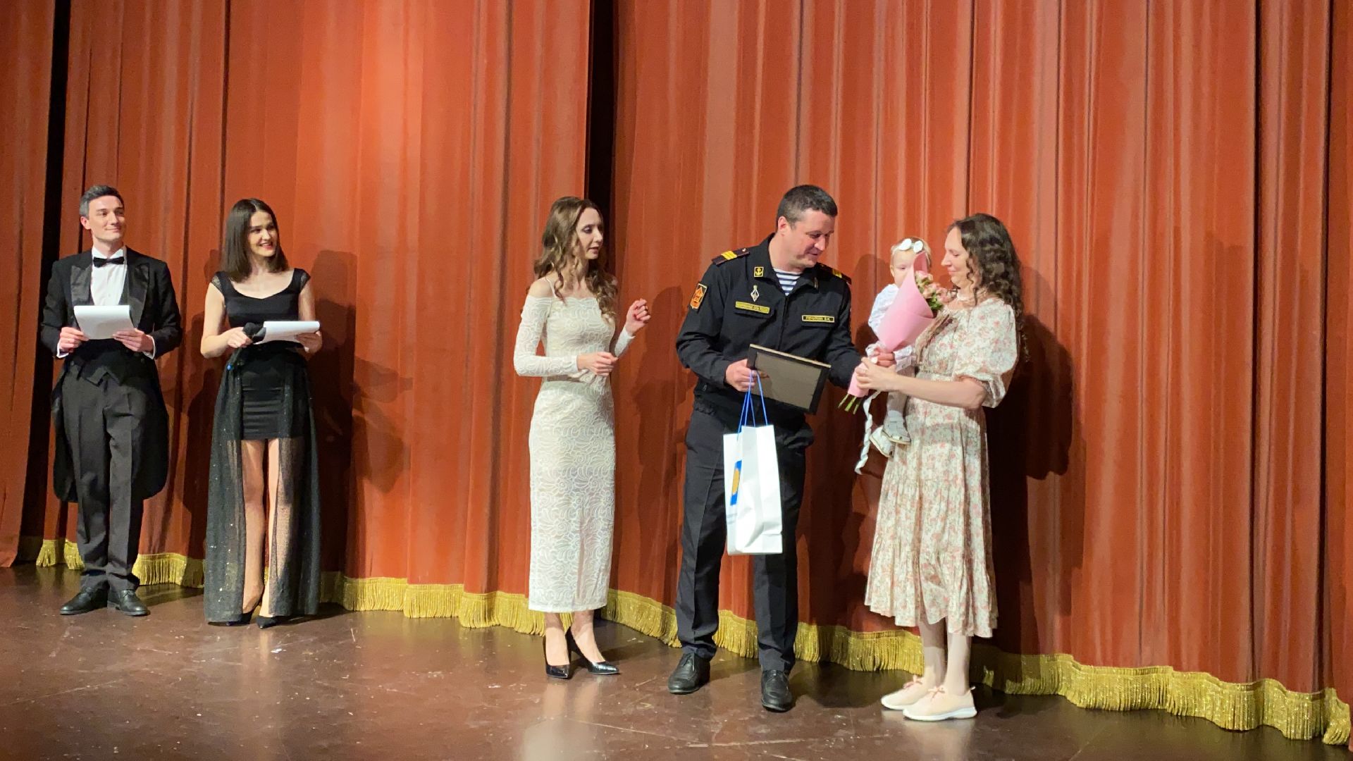 Спектакль, День матери, администрация, Истра,Награждение,