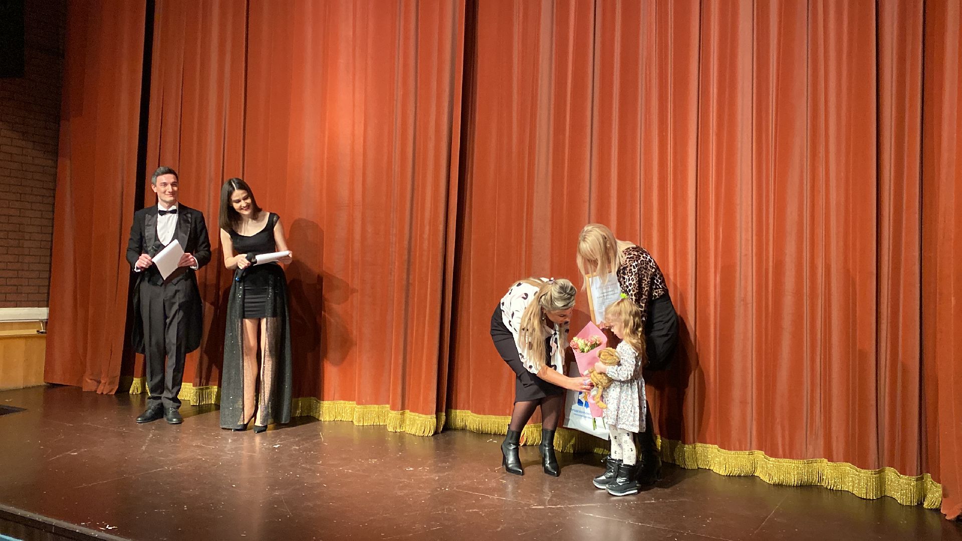 Спектакль, День матери, администрация, Истра,Награждение,