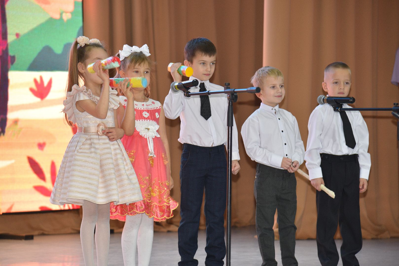 лотошино, лотошинский цдк, день матери, концерт, праздник,