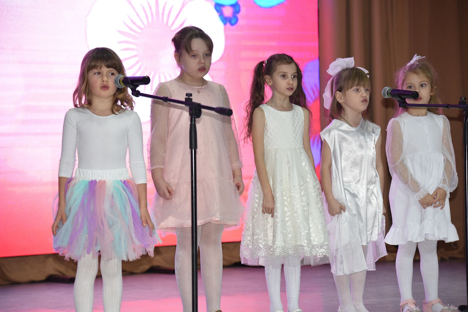 лотошино, лотошинский цдк, день матери, концерт, праздник,