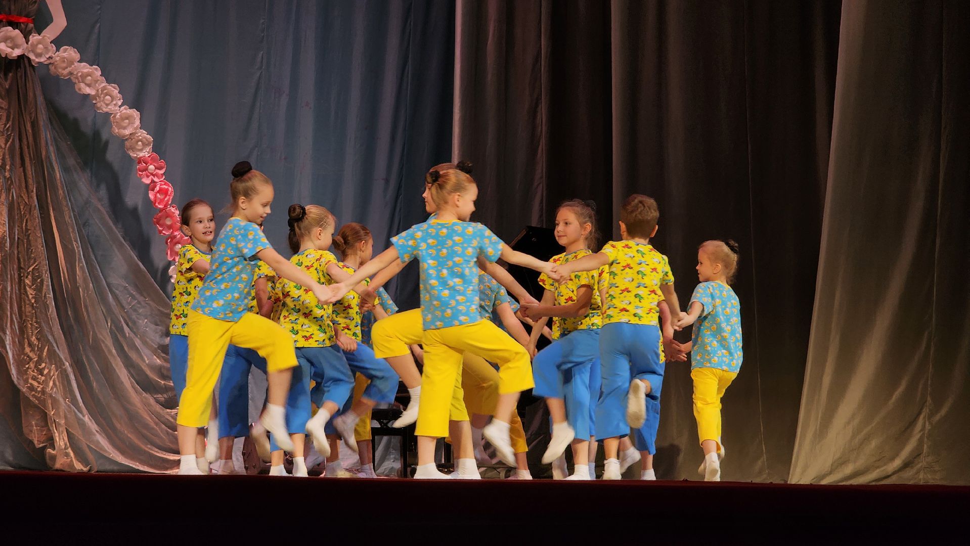 День матери, концерт, Центр культуры Акрихин, Старая Купавна, Богородский городской округ,