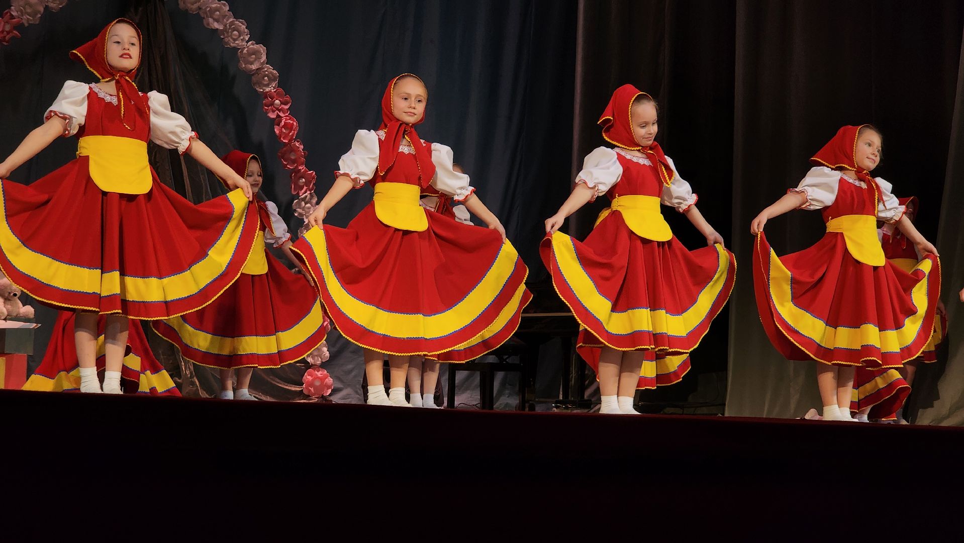 День матери, концерт, Центр культуры Акрихин, Старая Купавна, Богородский городской округ,