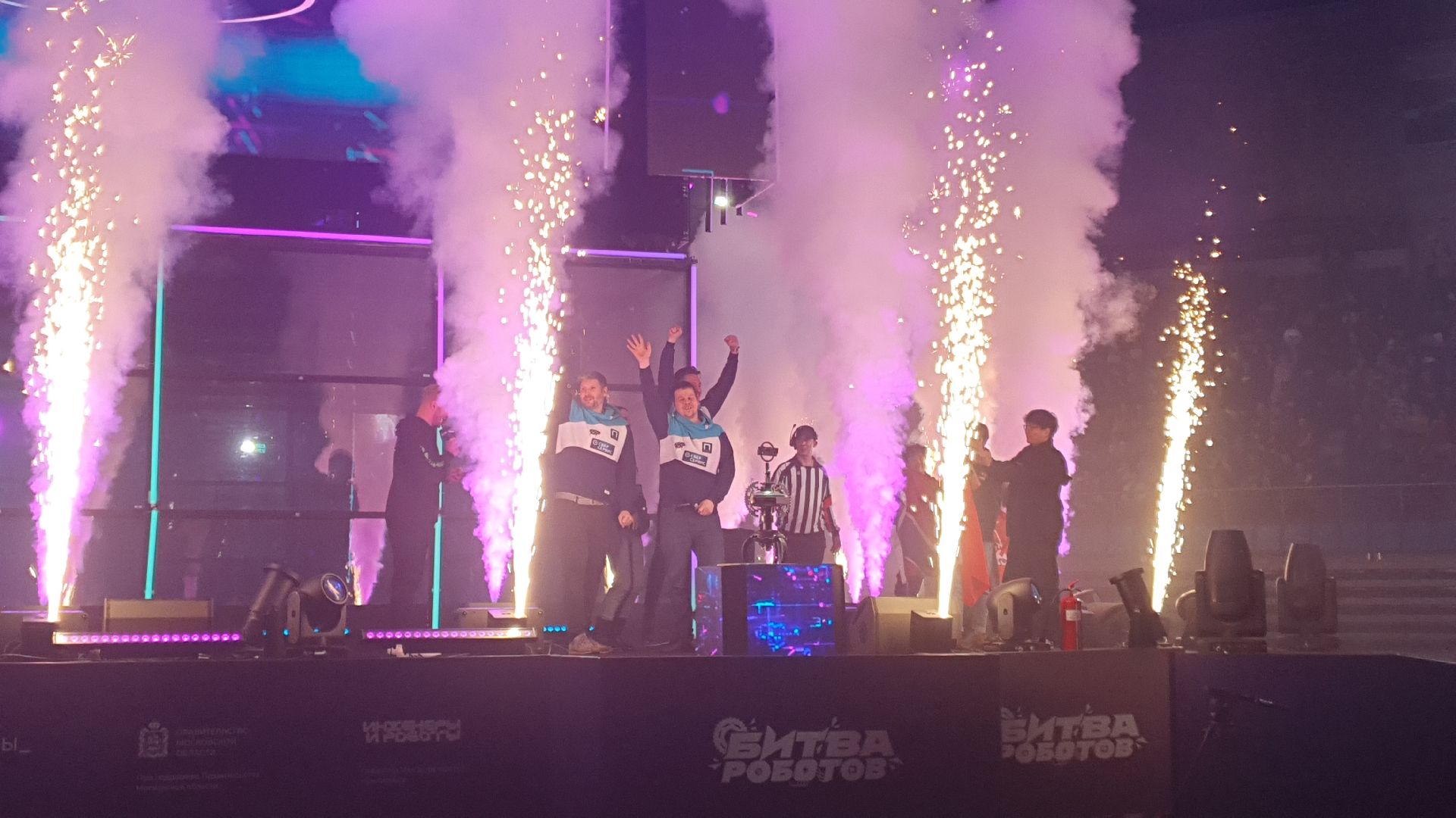 вертикалки, мытищи, арена мытищи, роботы, битва роботов,