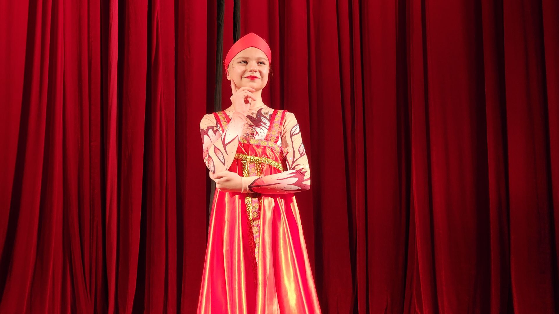 Звенигород, Спорт, День матери, цирковое искусство, воздушная гимнастика, вертикалка, вертикальное видео,