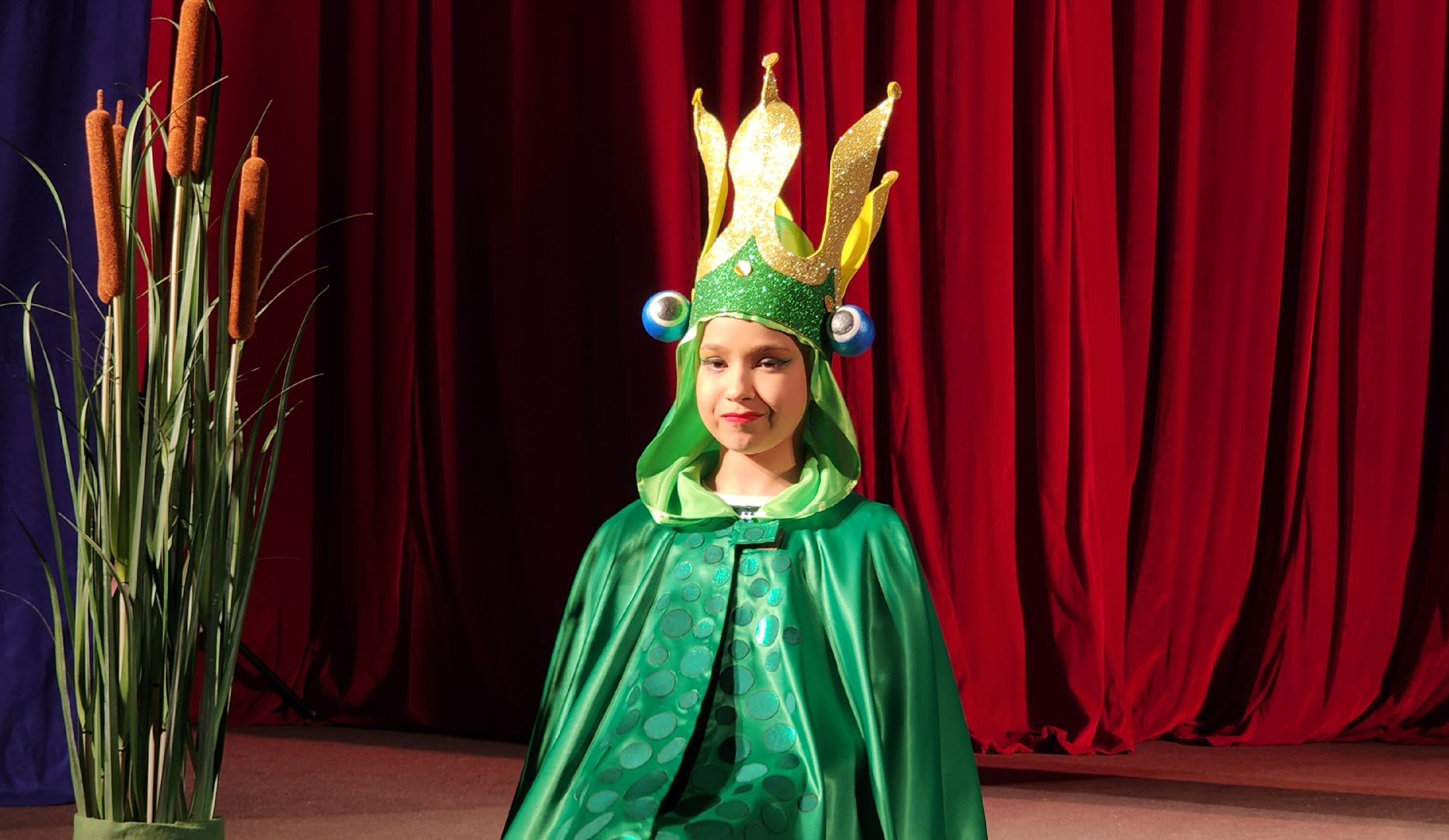 Звенигород, Спорт, День матери, цирковое искусство, воздушная гимнастика, вертикалка, вертикальное видео,