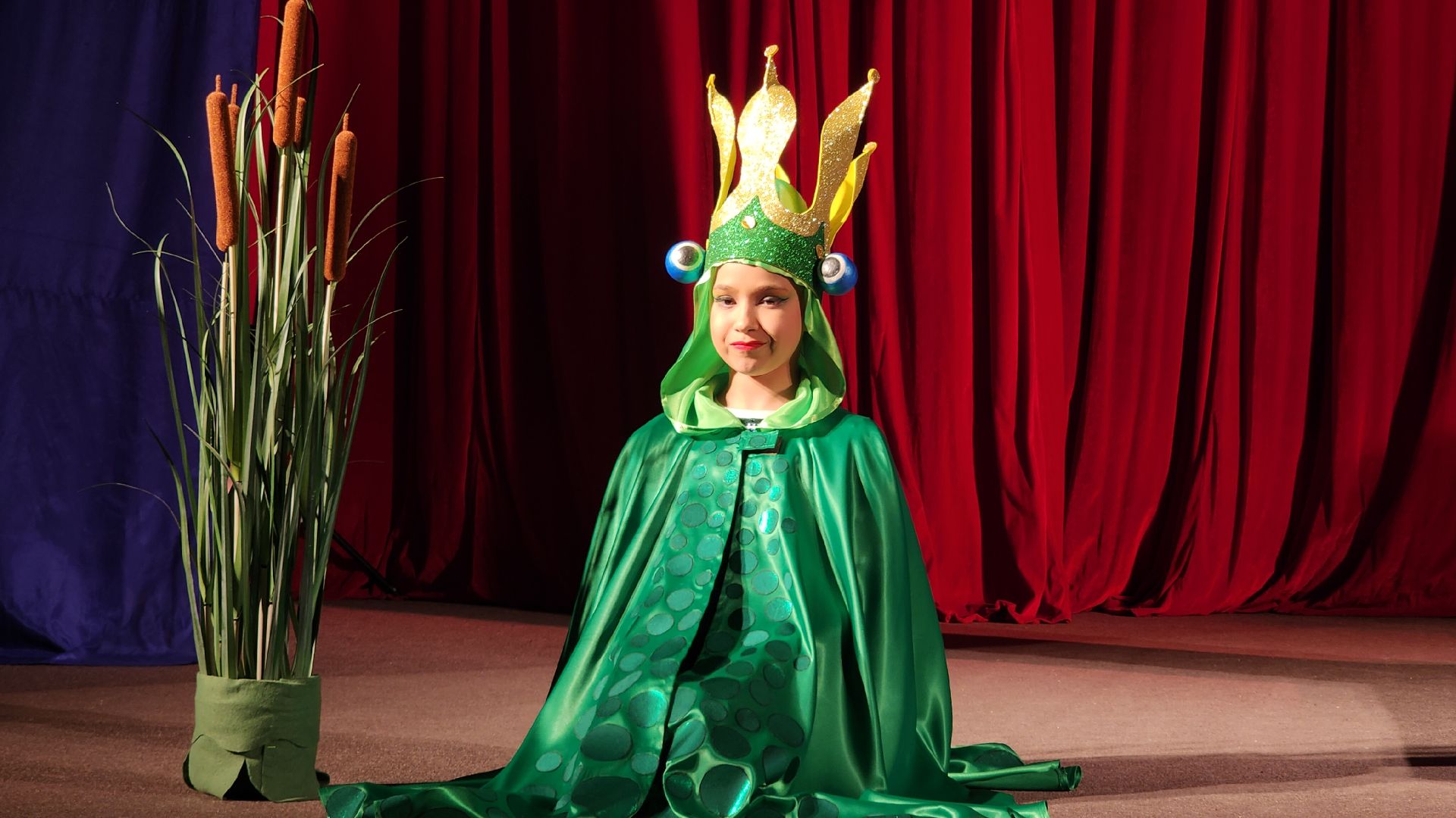 Звенигород, Спорт, День матери, цирковое искусство, воздушная гимнастика, вертикалка, вертикальное видео,