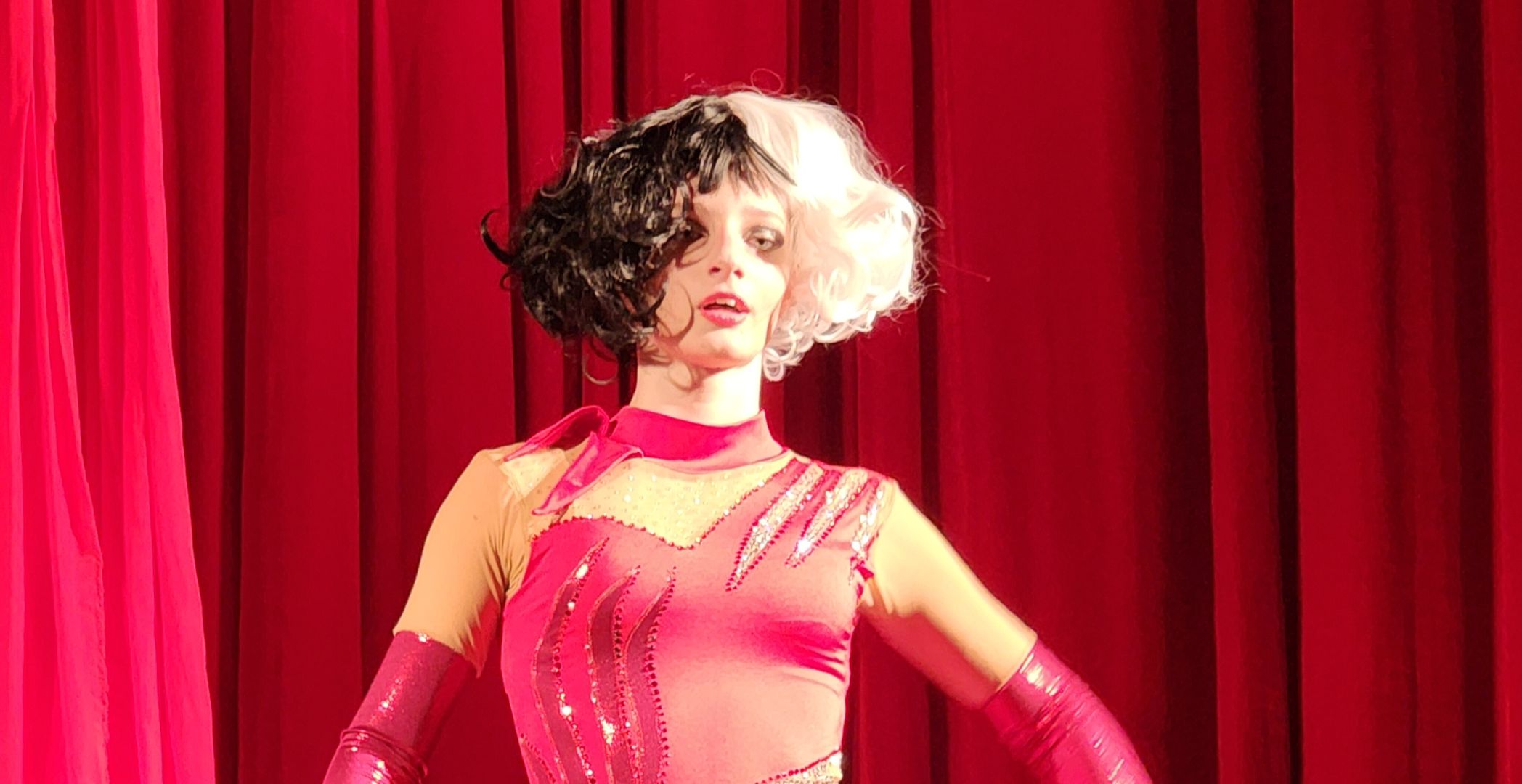 Звенигород, Спорт, День матери, цирковое искусство, воздушная гимнастика, вертикалка, вертикальное видео,