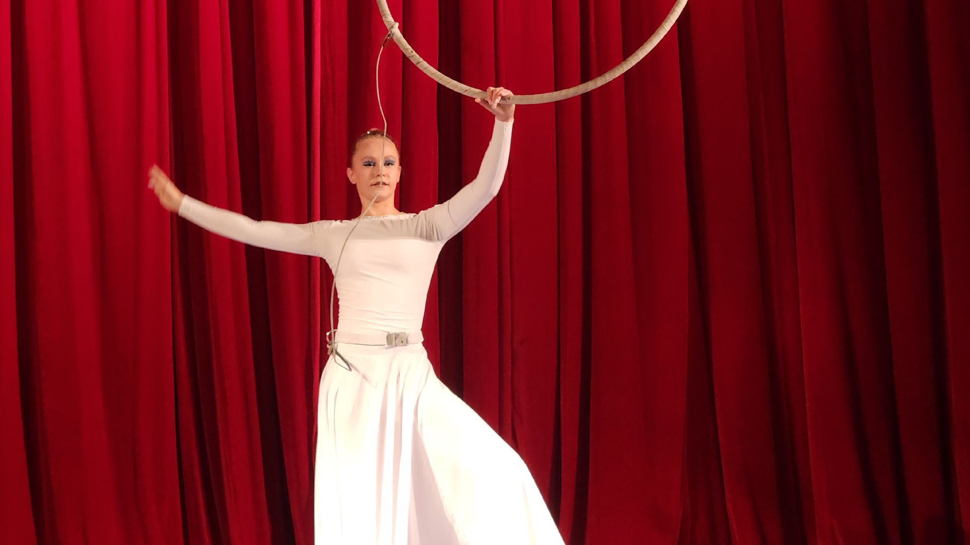 Звенигород, Спорт, День матери, цирковое искусство, воздушная гимнастика, вертикалка, вертикальное видео,