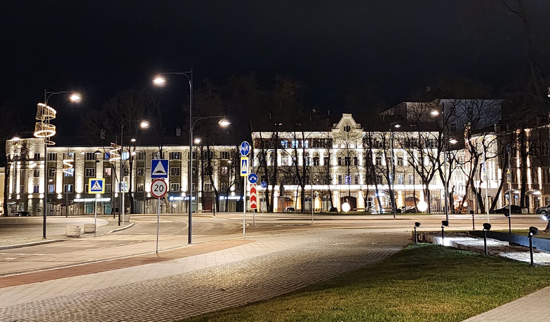 серпухов, подмосковье, украсили площадь, новый год, иллюминация, вертикалки,