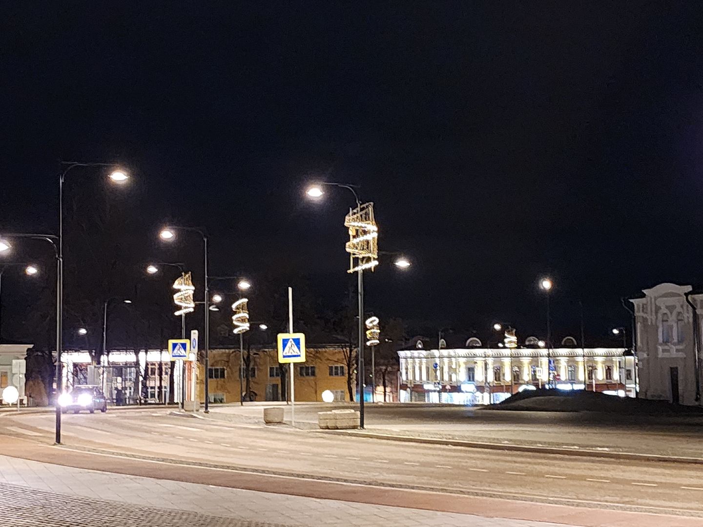 серпухов, подмосковье, украсили площадь, новый год, иллюминация, вертикалки,