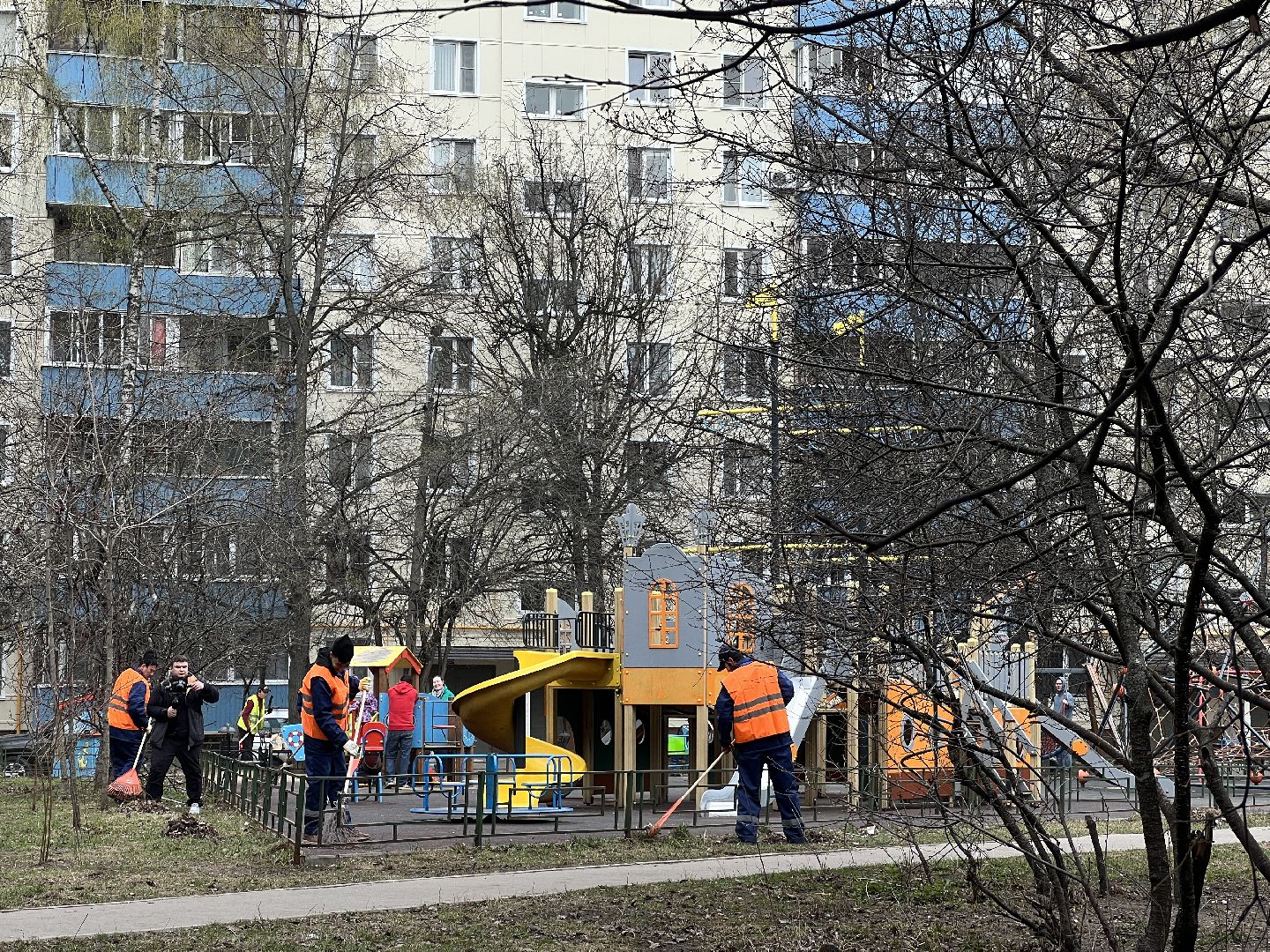 Химки, двор, субботник, благоустройство