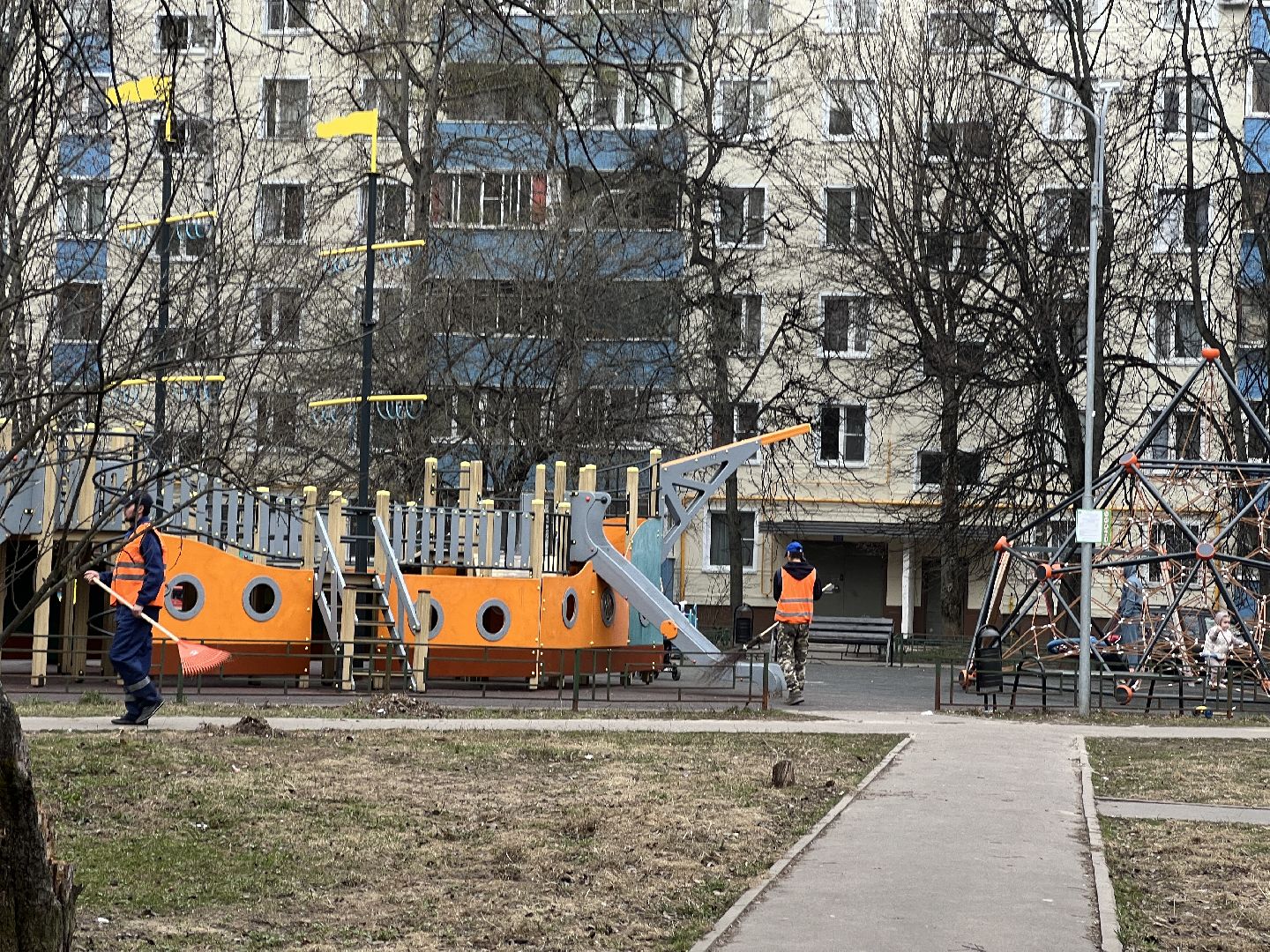 Химки, двор, субботник, благоустройство