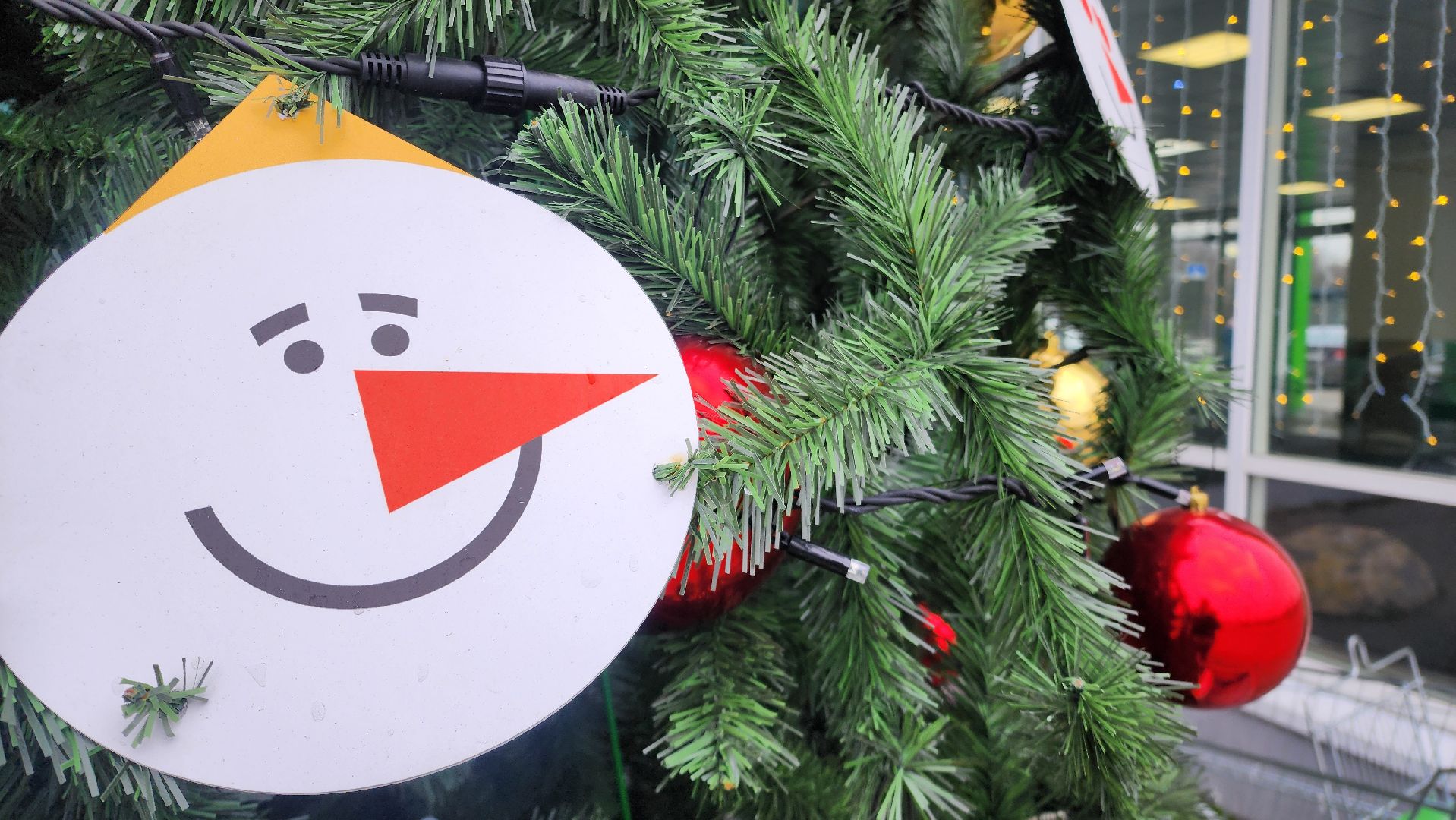 Бронницы, Украшают город, Подготовка к новому году, вертикалка, Вертикальное видео,