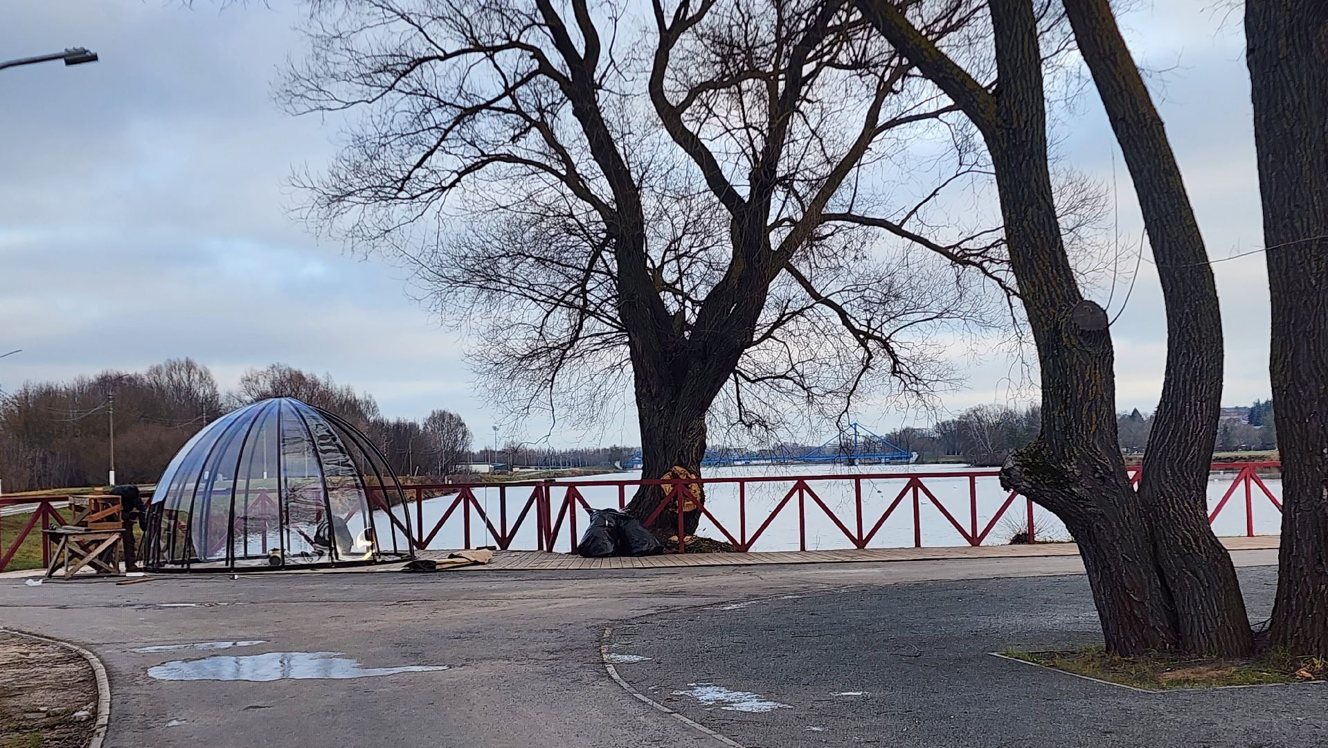 Бронницы, резиденция Деда Мороза, Парк Бронницкий Луг, Подготовка к новому году, Вертикалка, Вертикальное видео,
