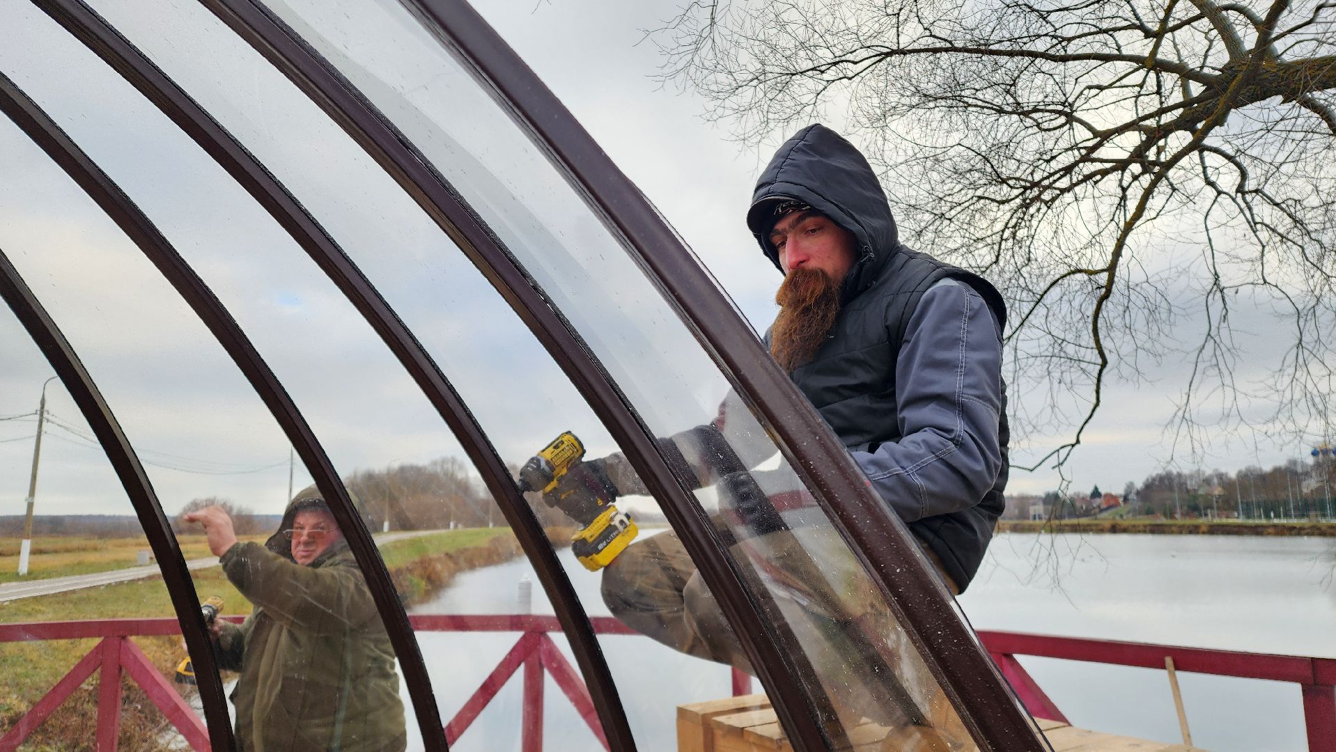 Бронницы, резиденция Деда Мороза, Парк Бронницкий Луг, Подготовка к новому году, Вертикалка, Вертикальное видео,