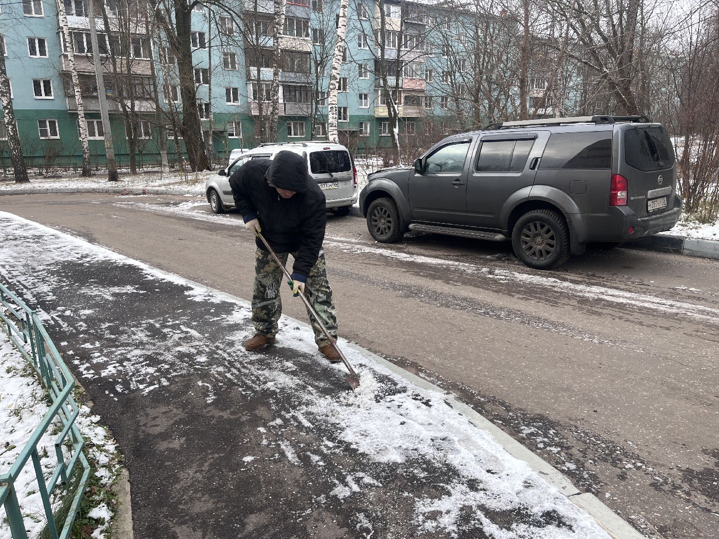снег, наледь, снег и наледь, уборка, уборка снега, жкх, тротуар, уборка тротуара, уборка тротуаров, вертикалки,