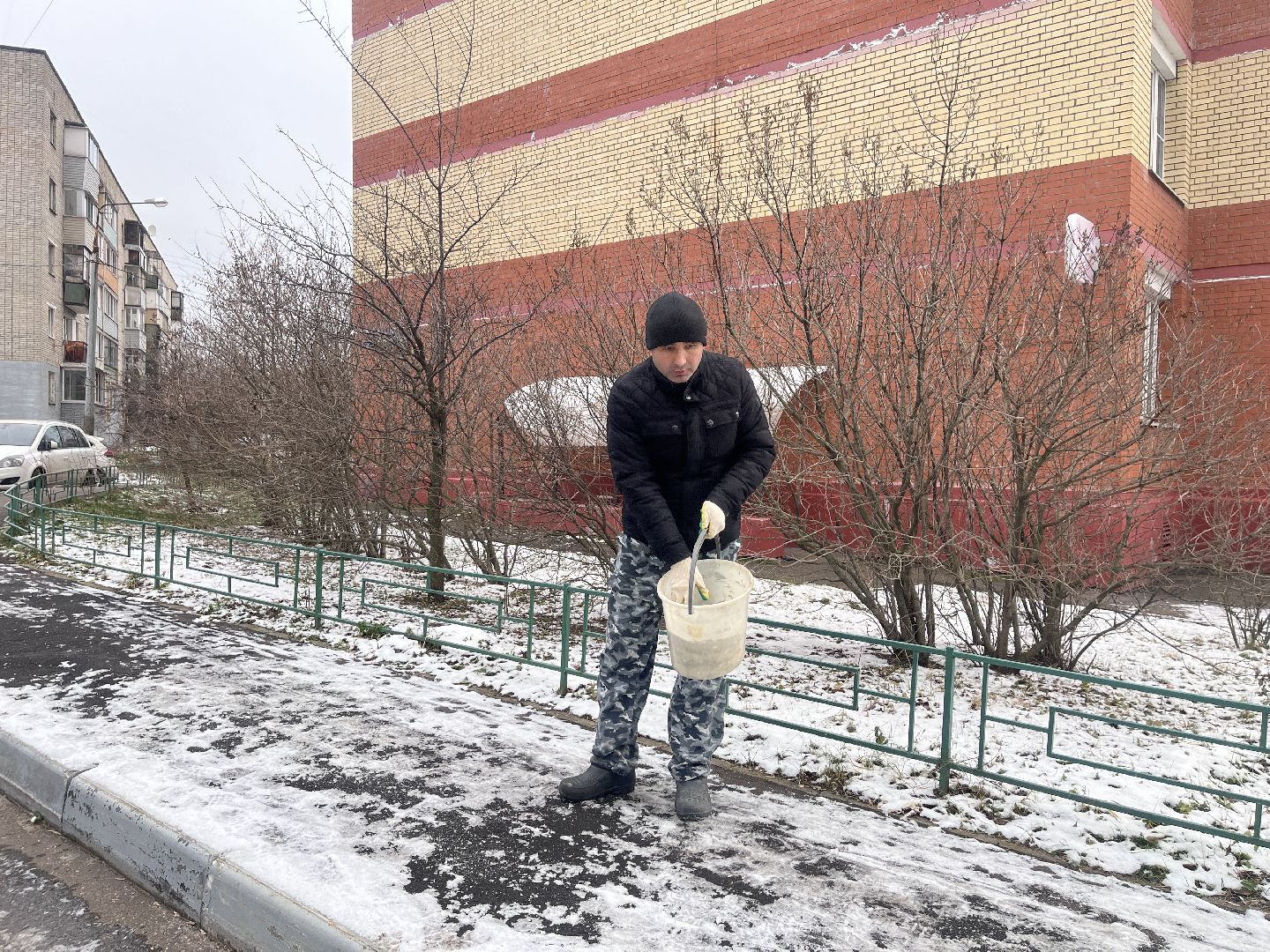 снег, наледь, снег и наледь, уборка, уборка снега, жкх, тротуар, уборка тротуара, уборка тротуаров, вертикалки,