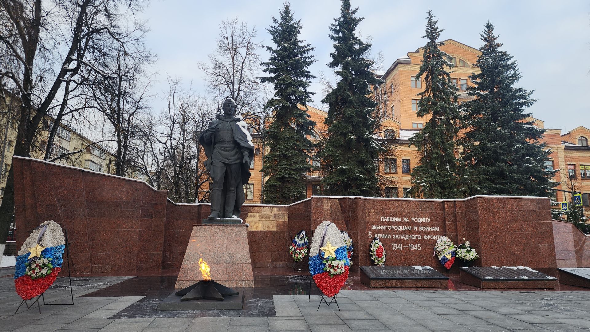 Звенигород, Благоустройство памятников, День Победы, Волонтеры Звенигорода, Вертикалка,вертикальное видео,