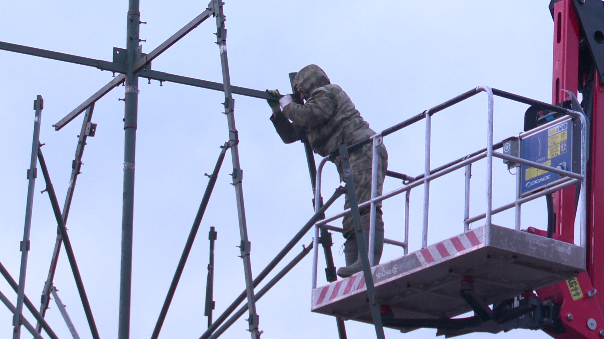 Реутов, вертикалки, символ года, установка елки, елка, пушистая красавица, искусственная ель,