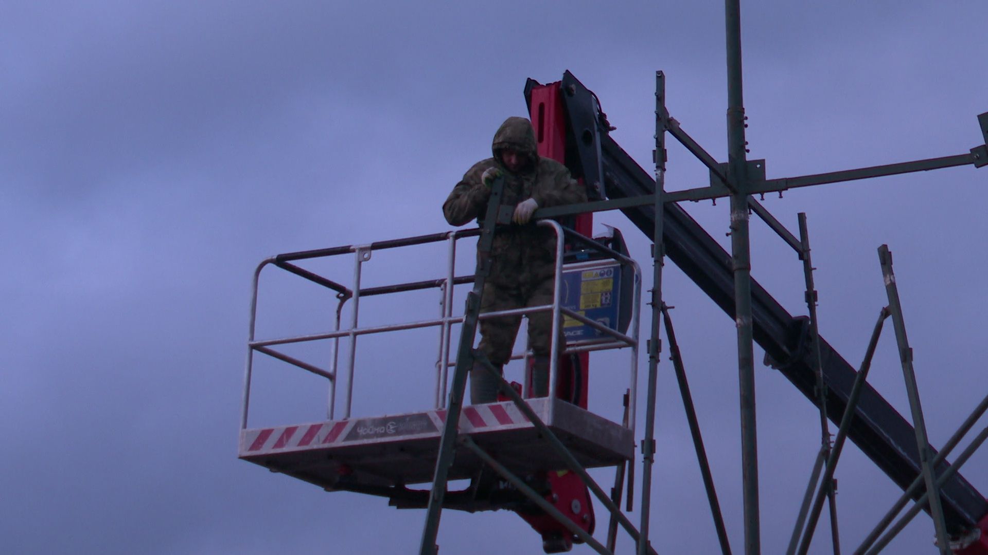 Реутов, вертикалки, символ года, установка елки, елка, пушистая красавица, искусственная ель,