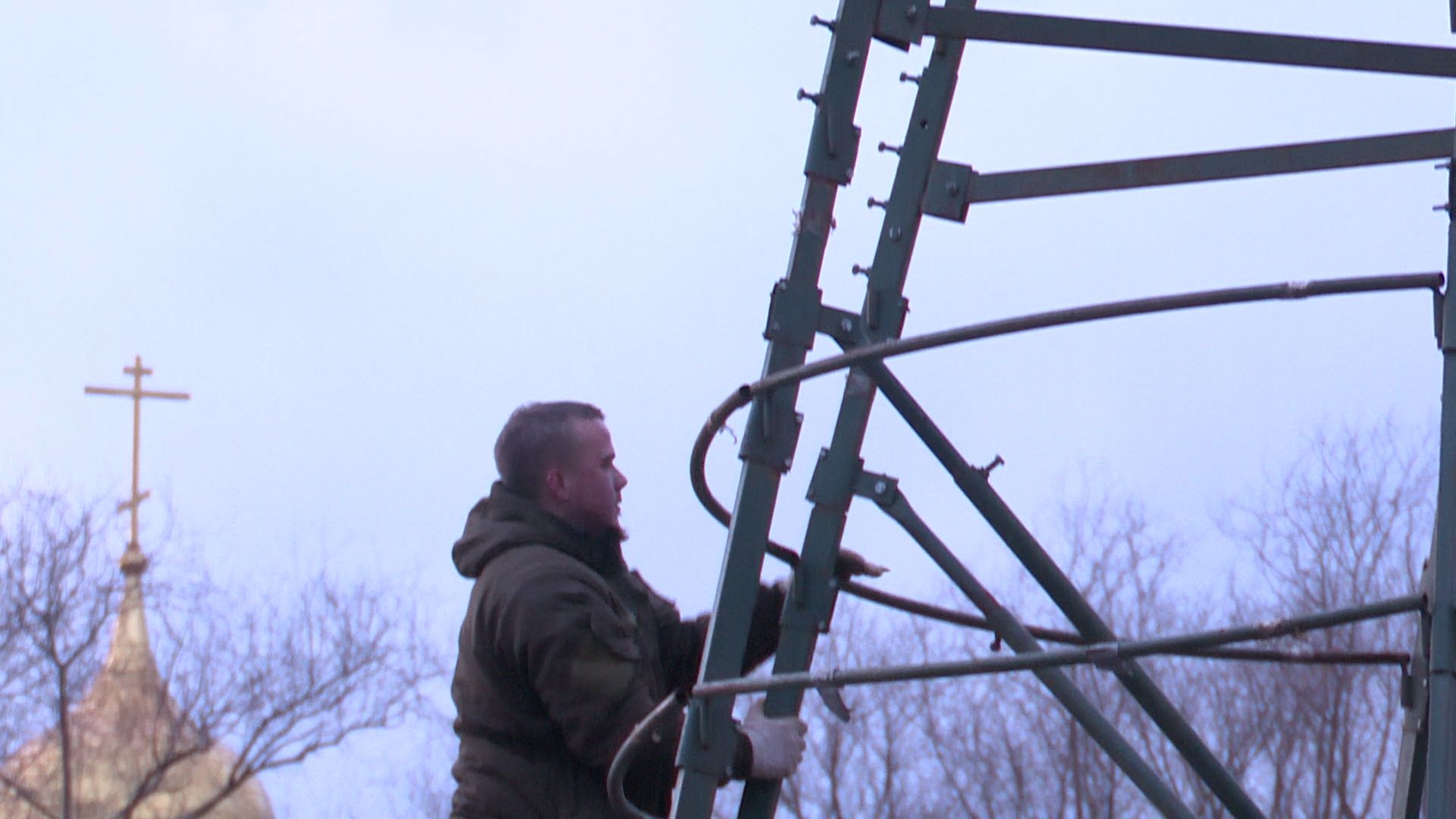 Реутов, вертикалки, символ года, установка елки, елка, пушистая красавица, искусственная ель,