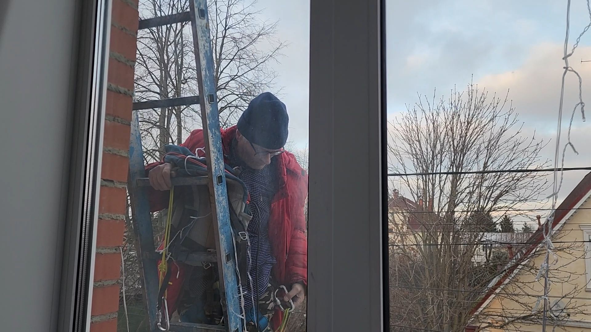 Бронницы, Украшение города к новому году, Горный турист из Бронниц, молодежный центр алиби, Вертикальное видео, Вертикалка,туризм, Горный туризм, Новый год, Алиби молодежный центр, Гирлянда,