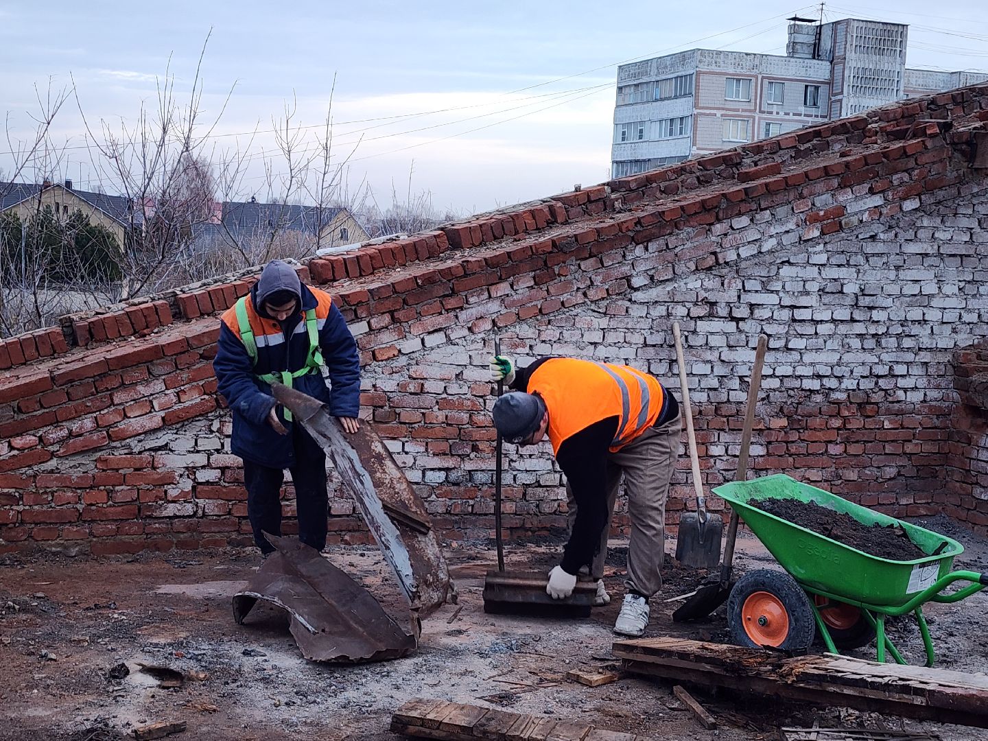 серпухов, фальцевая кровля, замена крыши, дк исток, улица красный текстильщик, ремонт дворца культуры, вертикалки,