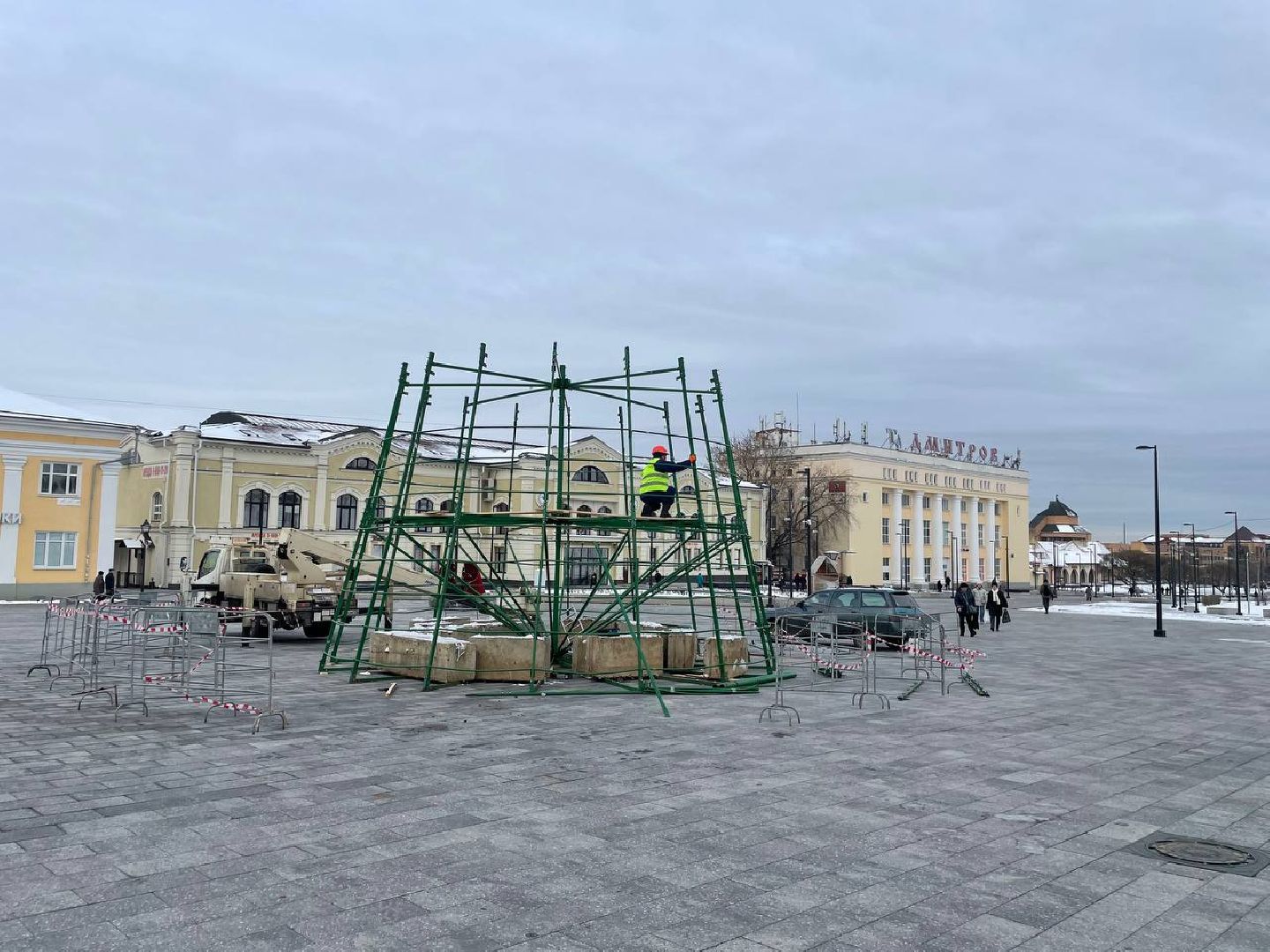 дмитров, советская площадь, новый год, вертикалки,