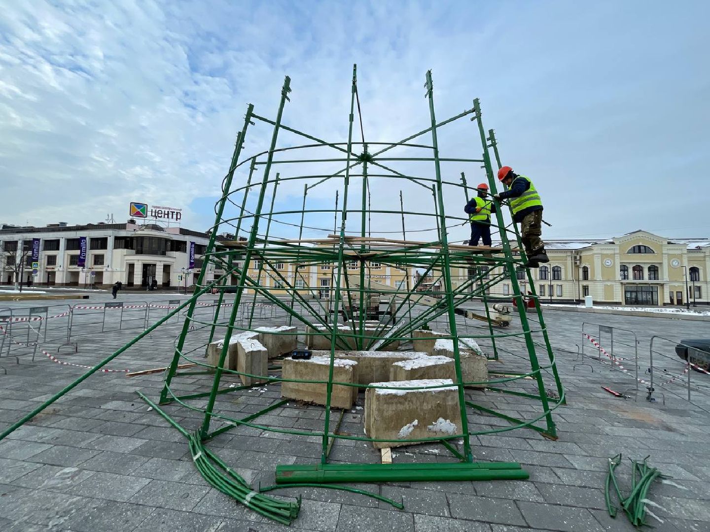 дмитров, советская площадь, новый год, вертикалки,