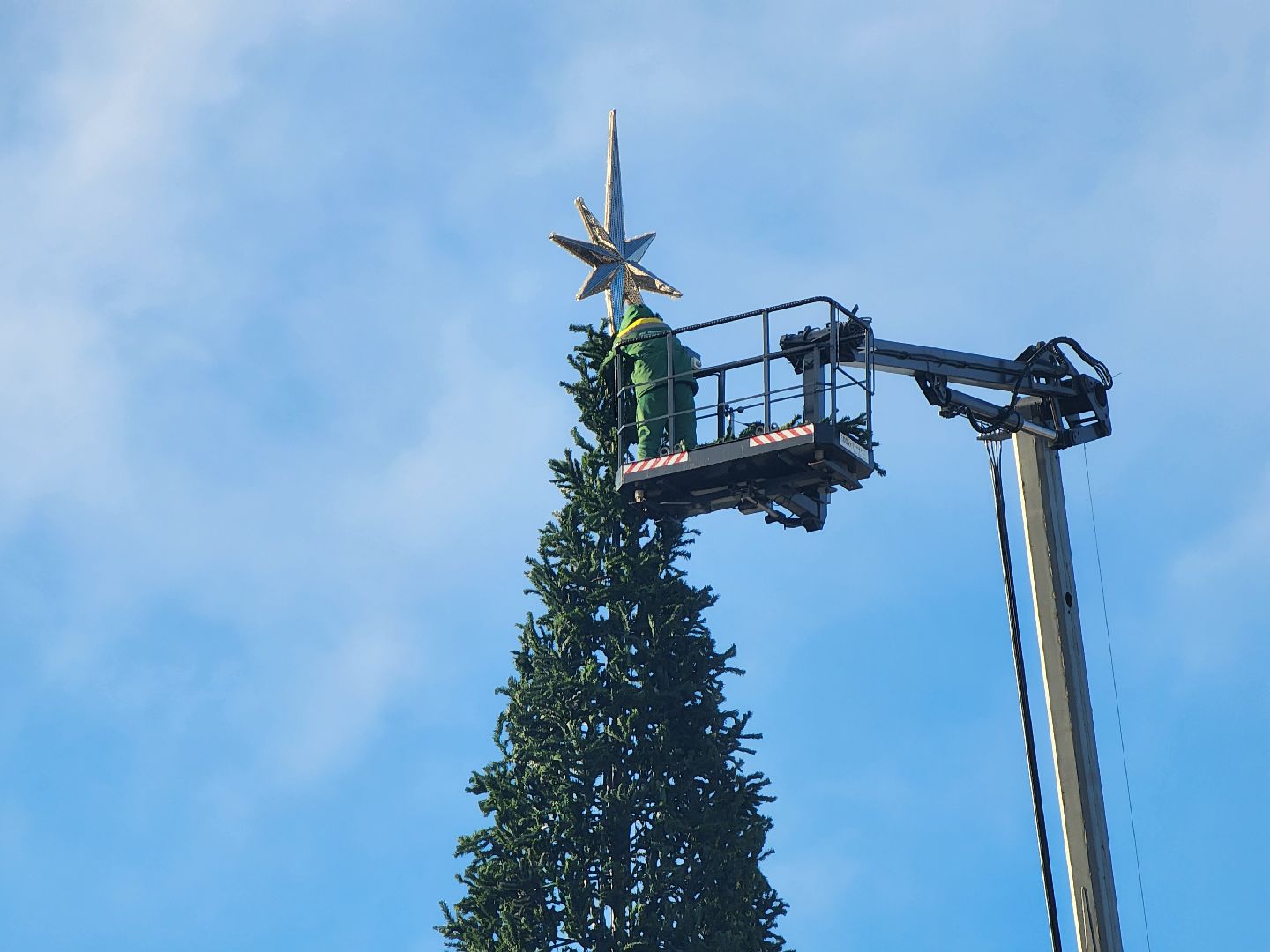 коломна, подготовка к новому году, новогодняя елка, украшение города к новому году,