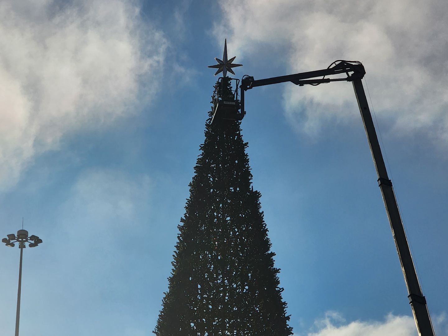 коломна, подготовка к новому году, новогодняя елка, украшение города к новому году,