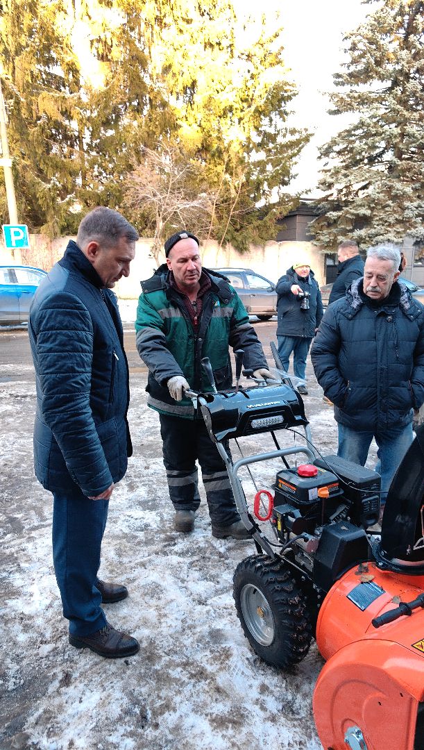 Снегоуборщики, техника, автопарк, песок, соль, дороги, вертикалки,