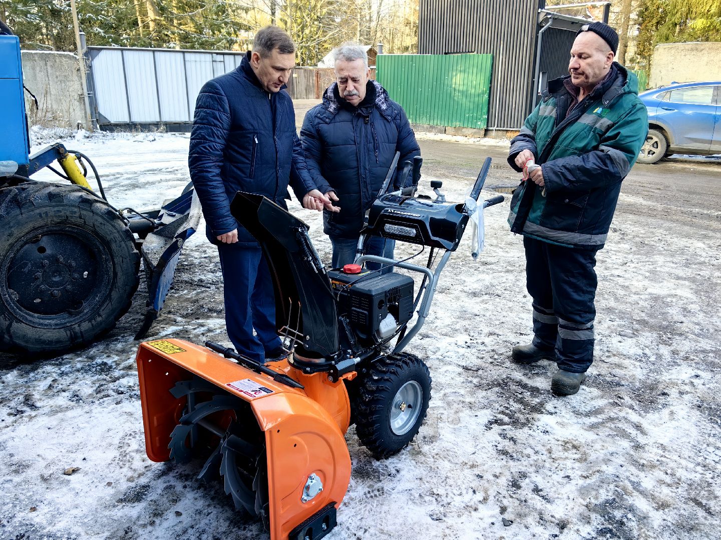 Снегоуборщики, техника, автопарк, песок, соль, дороги, вертикалки,