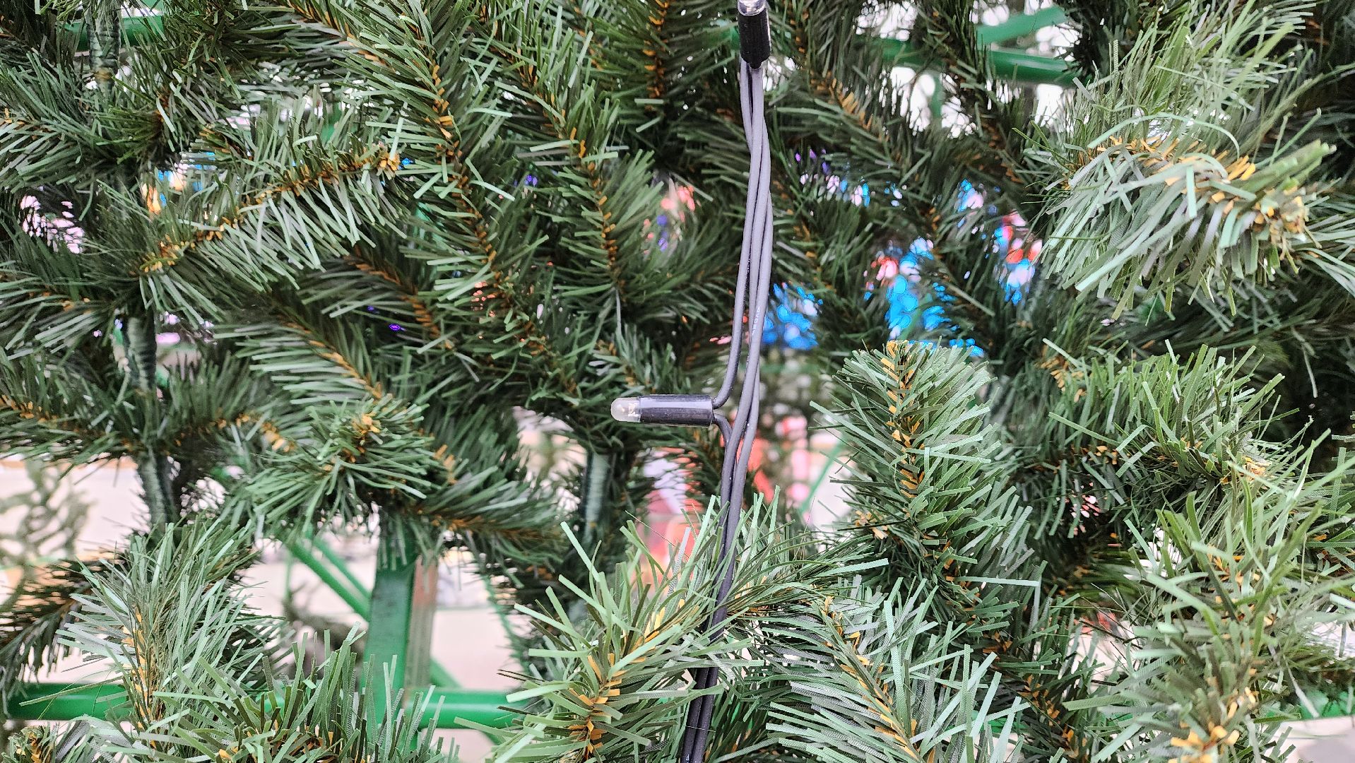 вертикалки, ивантеевка, новогодняя елка, праздники, украшение города к новому году, площадь, шары, гирлянды, жители,