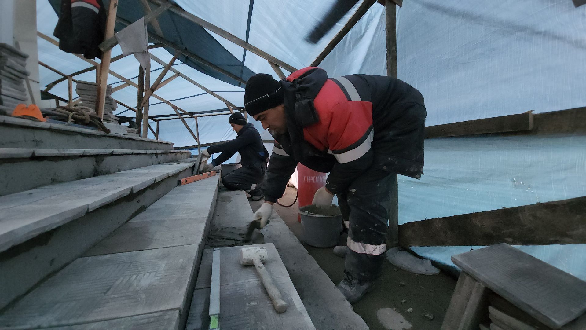 Ремонта лестницы, входная группа, дворец культуры, Лобня, вертикалки,