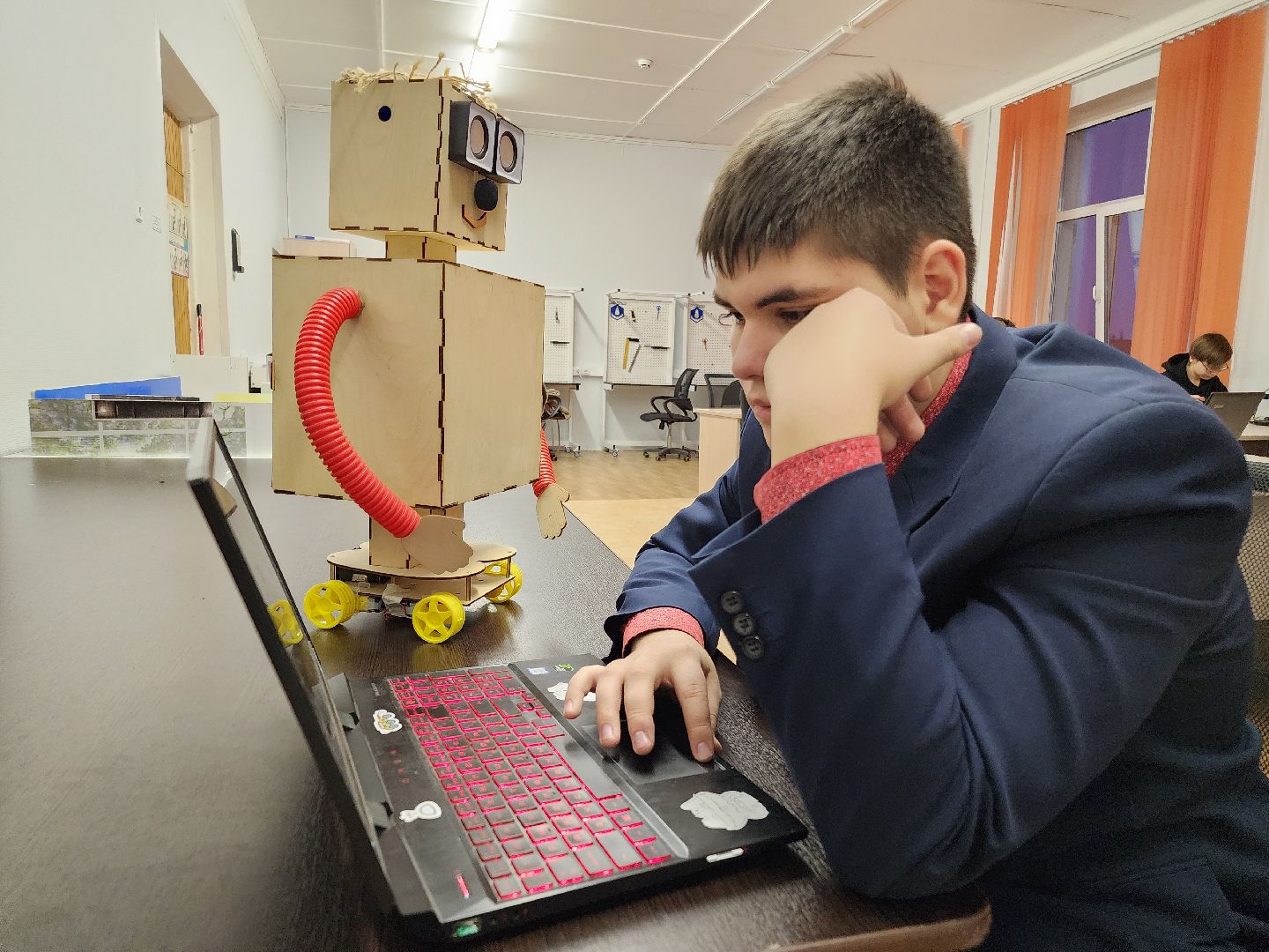 вертикалки, робототехника, робот-экскурсовод, орехово зуево, дополнительное образование,