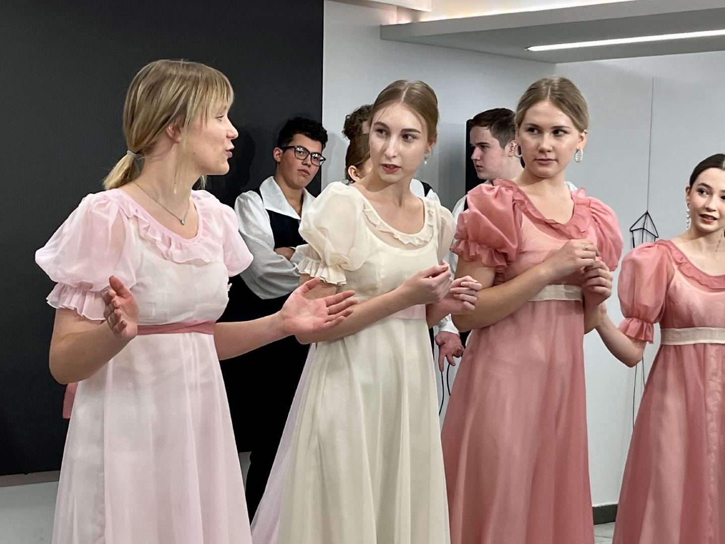 вертикальное видео, наро-фоминск, наро-фоминский городской округ, цдк звезда, александр пушкин, пушкиниана, вертикалка