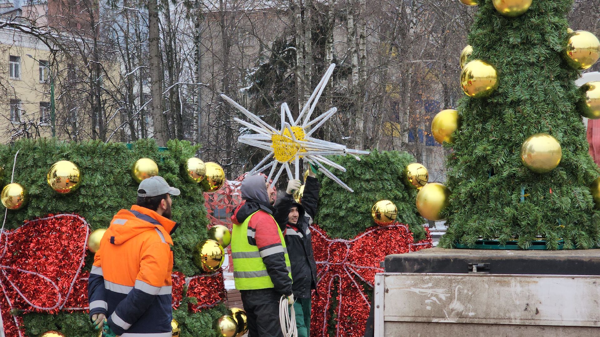 ель, новый год, гирлянда, шары, вертикалки,