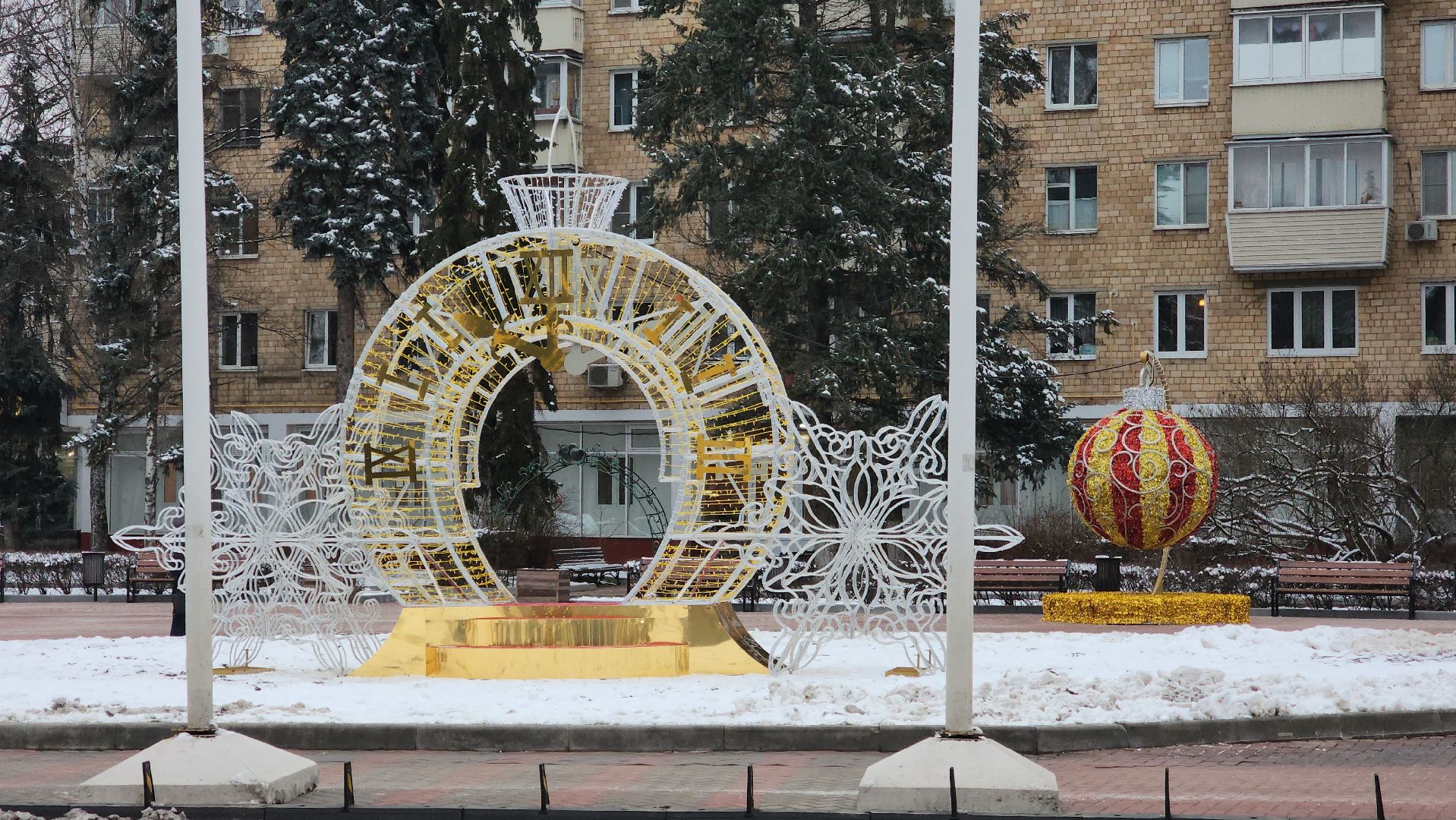 ель, новый год, гирлянда, шары, вертикалки,