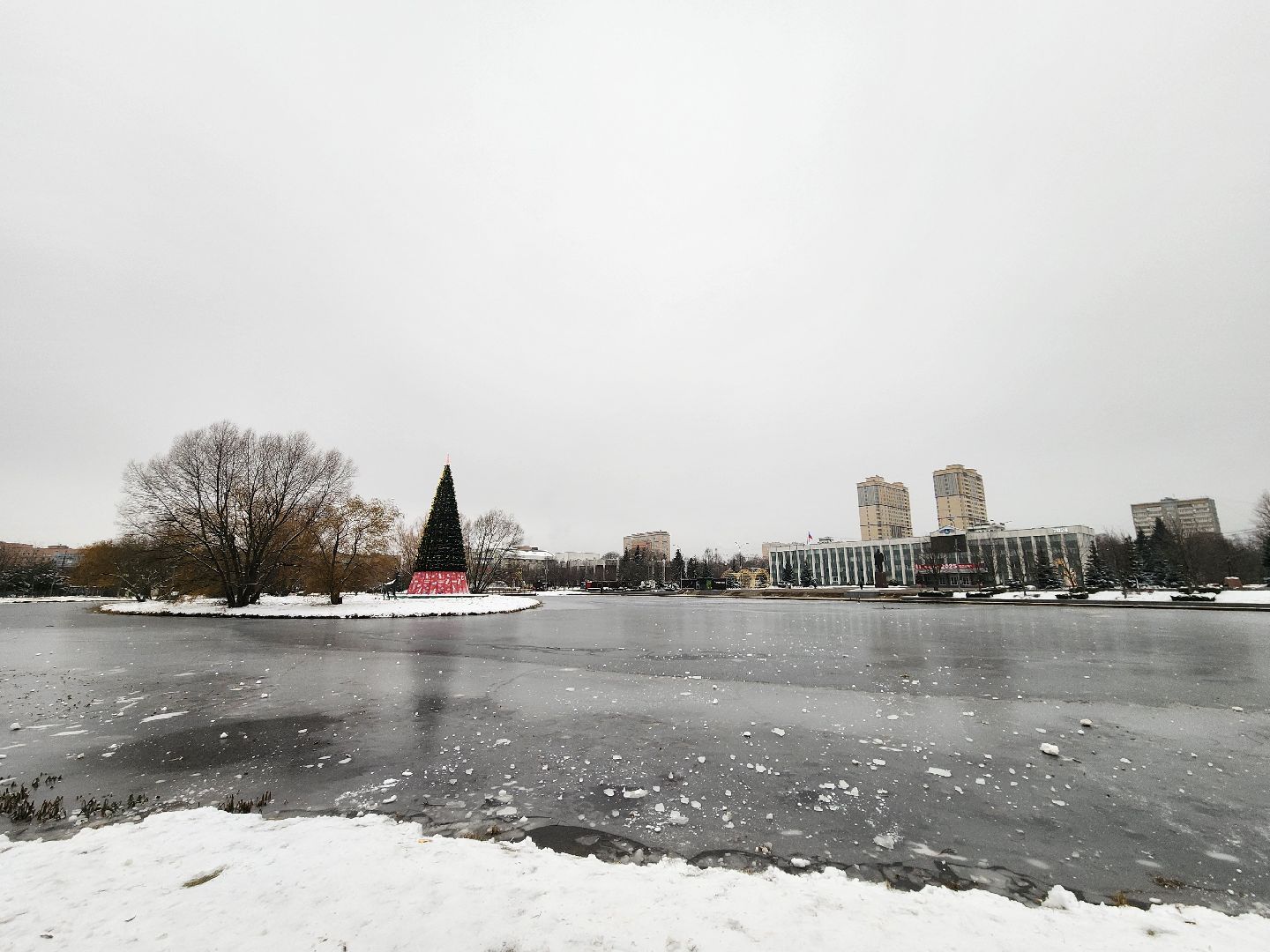Одинцово, благоустройство, елка, баранка, новый год, вертикалка, вертикальное видео,