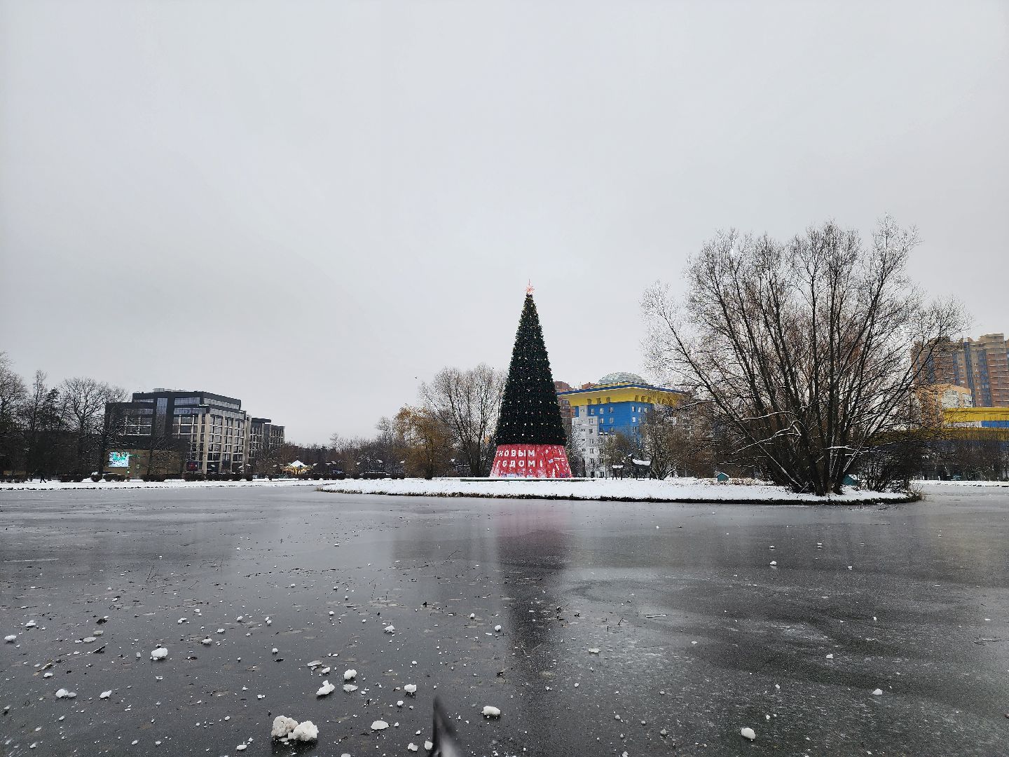 Одинцово, благоустройство, елка, баранка, новый год, вертикалка, вертикальное видео,