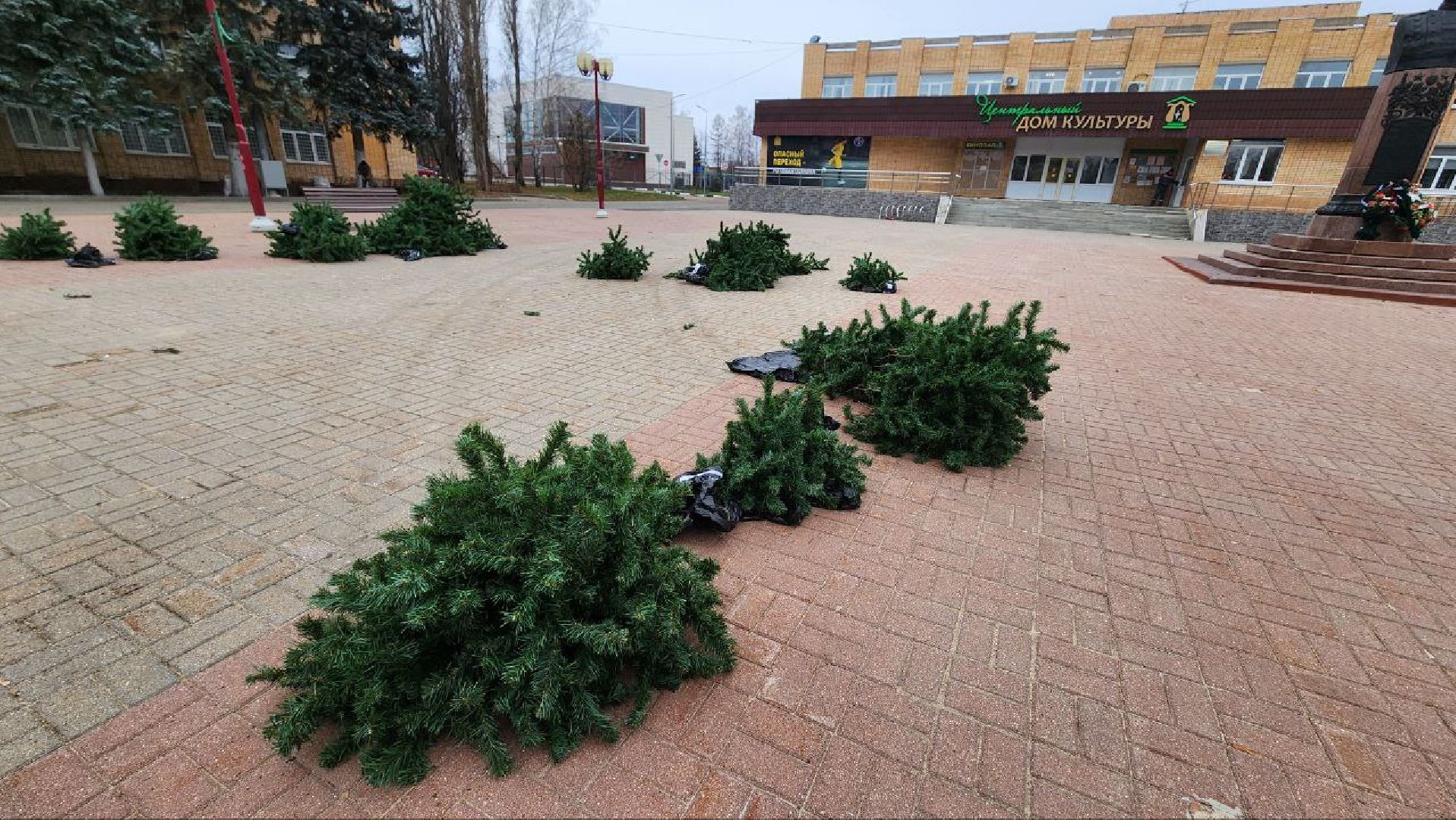 вертикалки, Серебряные Пруды, главная елка, площадь Чуйкова, новый год,