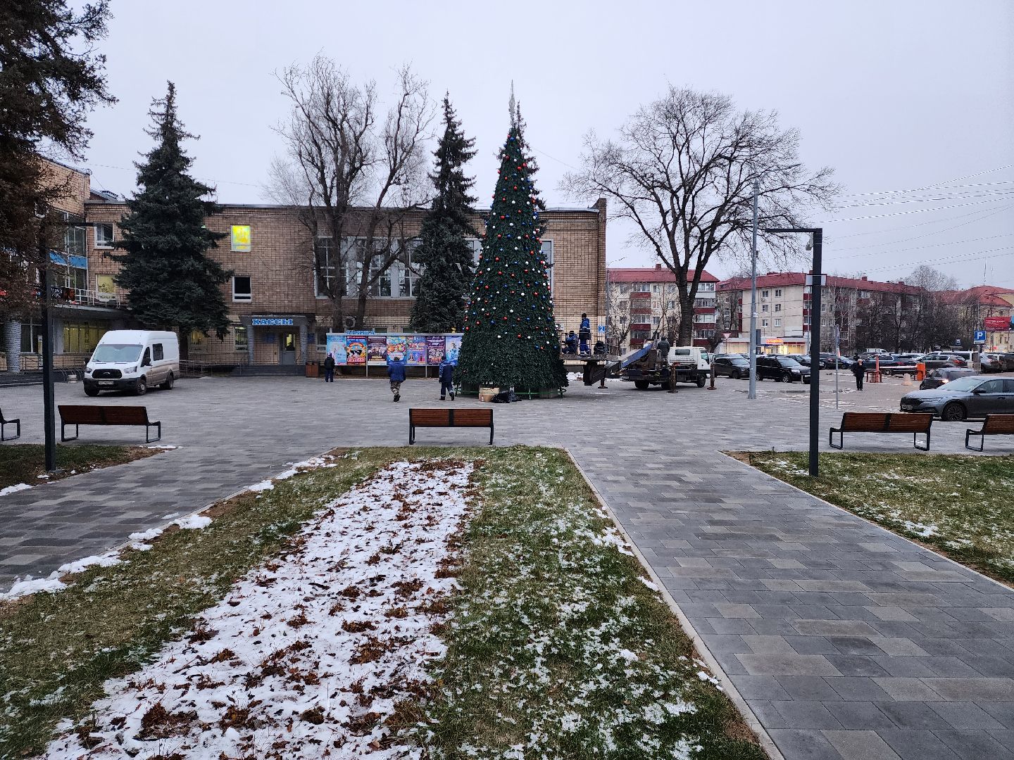 раменское, благоустройство, новогодняя елка у дк сатурн, вертикалки,