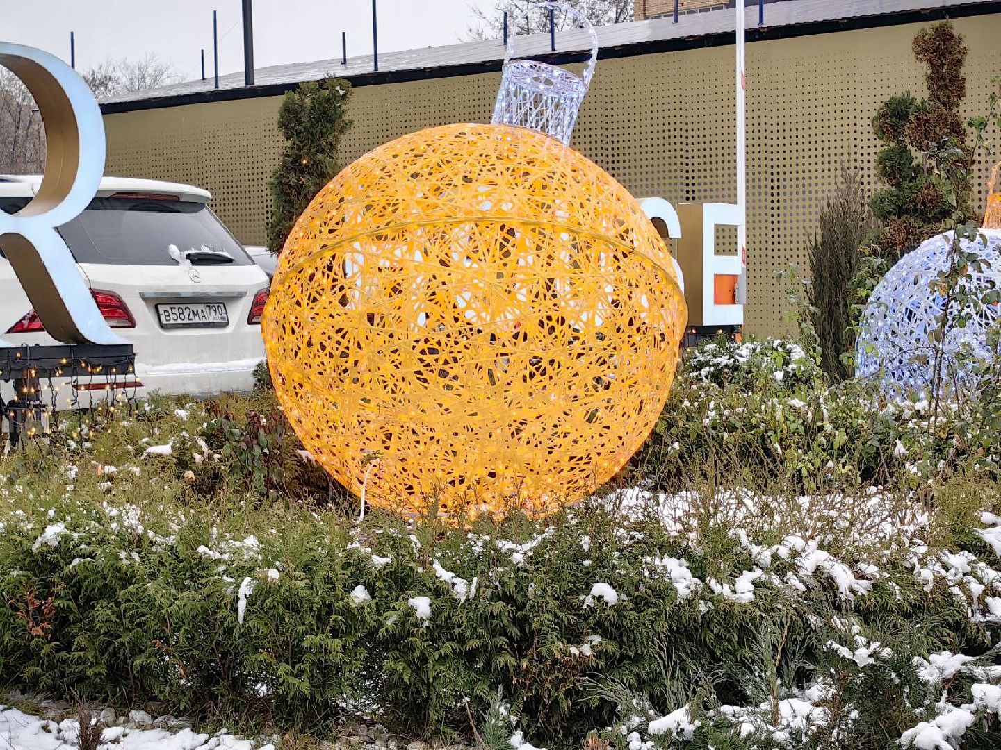 город, украшение улиц, гирлянда, праздник,